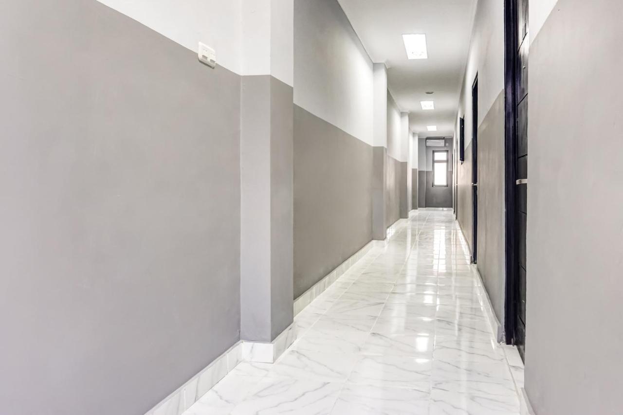ג'קרטה Collection O 91131 New V1 Hotel מראה חיצוני תמונה